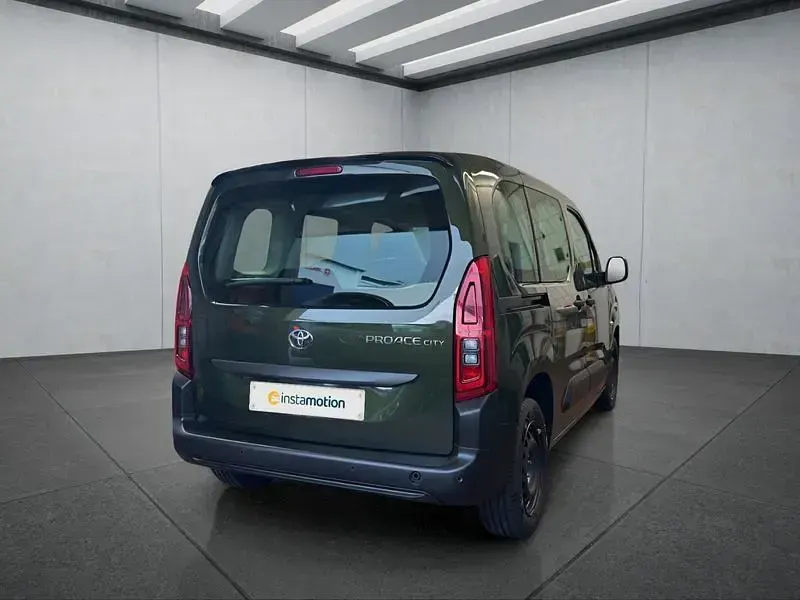 Neu Toyota Proace Verso City 110 PS (80 kW) 2026 Grün Kombi