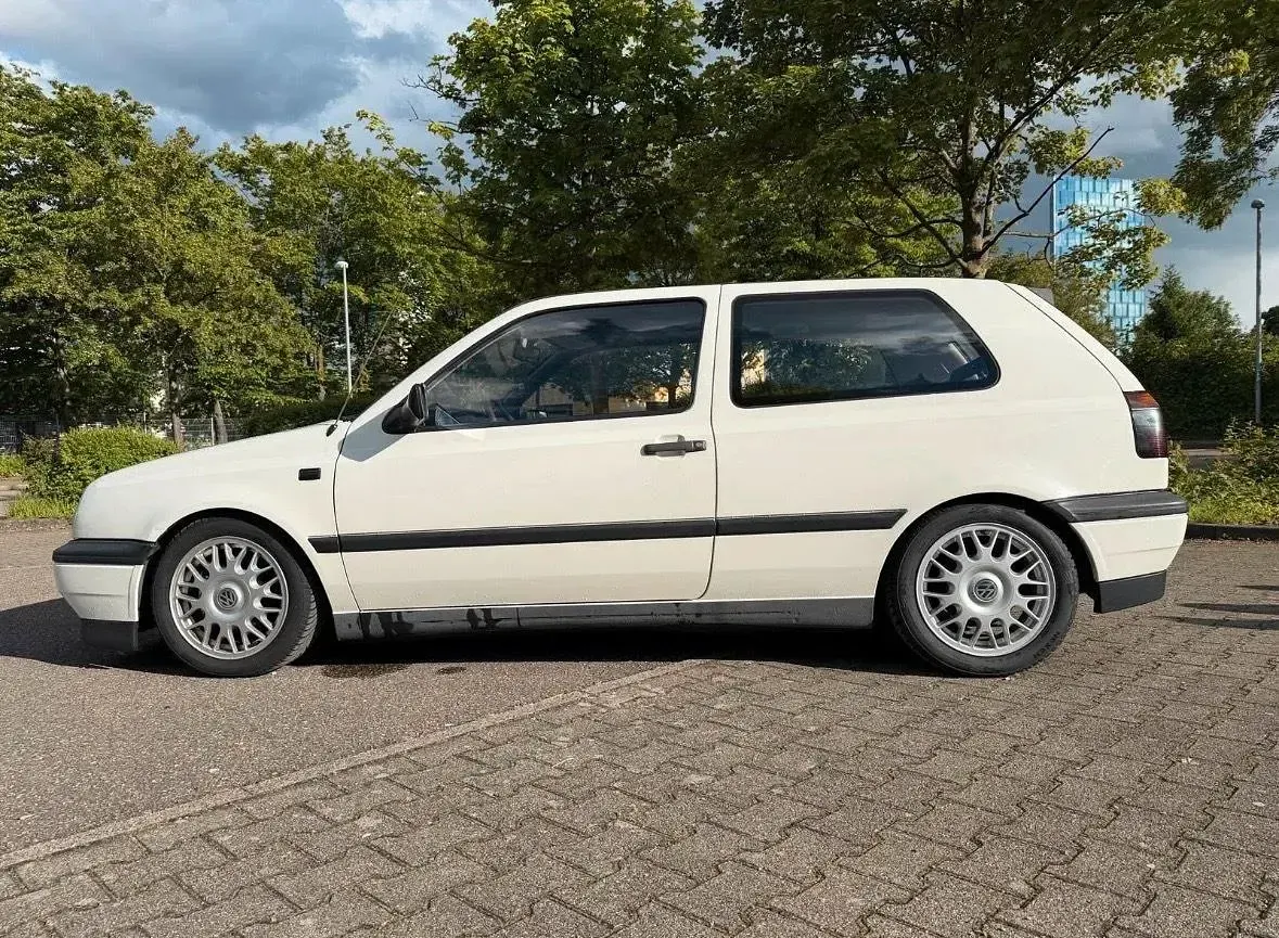 Gebraucht VW Golf III 75 PS (55 kW) 1992 Weiß Kleinwagen