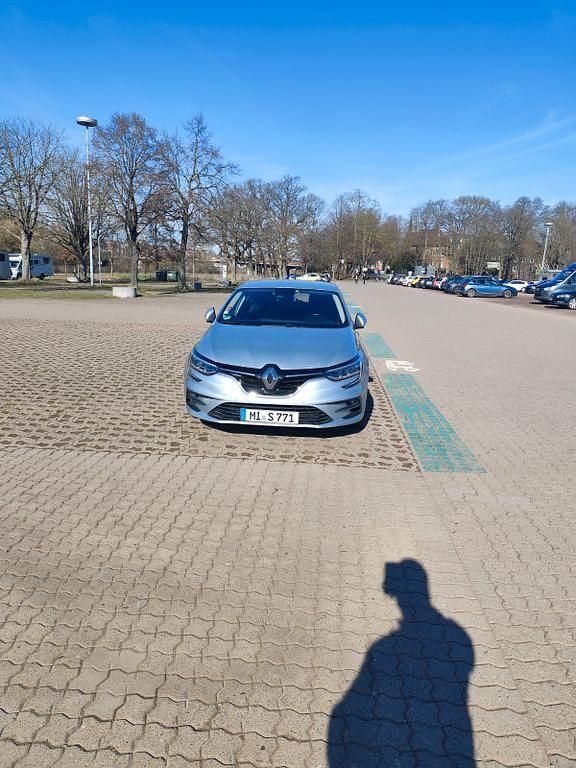 Gebraucht Renault Mégane IV Techno 116 PS (85 kW) 2021 Silber Limousine
