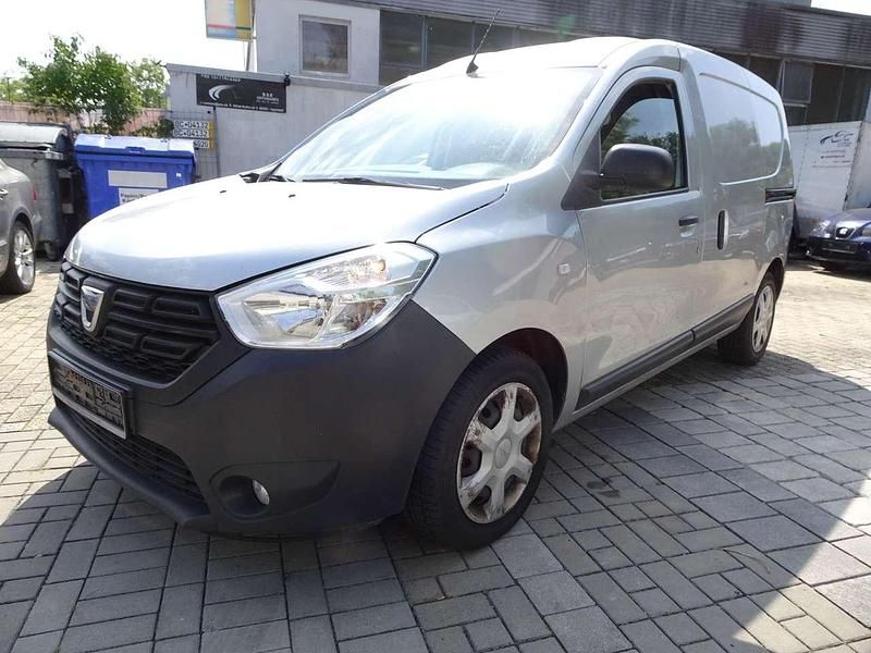 Silber Gebraucht 2020 Dacia Dokker Comfort Van | 5.700 € (Superpreis) - Bild 1/4