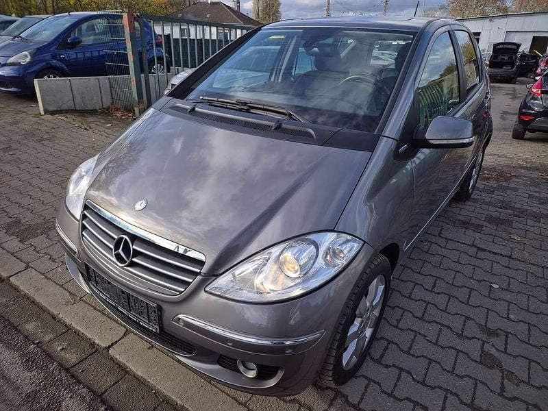 Mountaingrau met. Gebraucht 2009 Mercedes A160 Kleinwagen | 2.899 € (Guter Preis) - Bild 1/4
