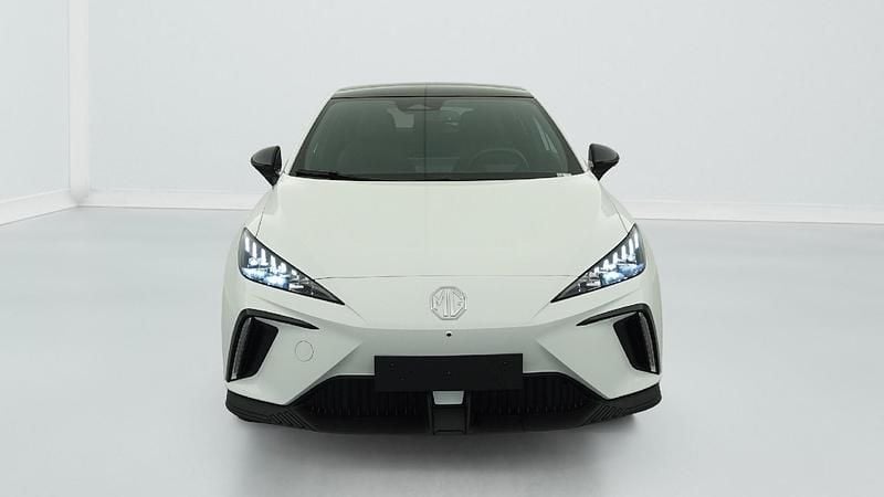 Gebraucht MG MG4 EV 319 kW (435 PS) 2025 Dover white / toit noir Kleinwagen