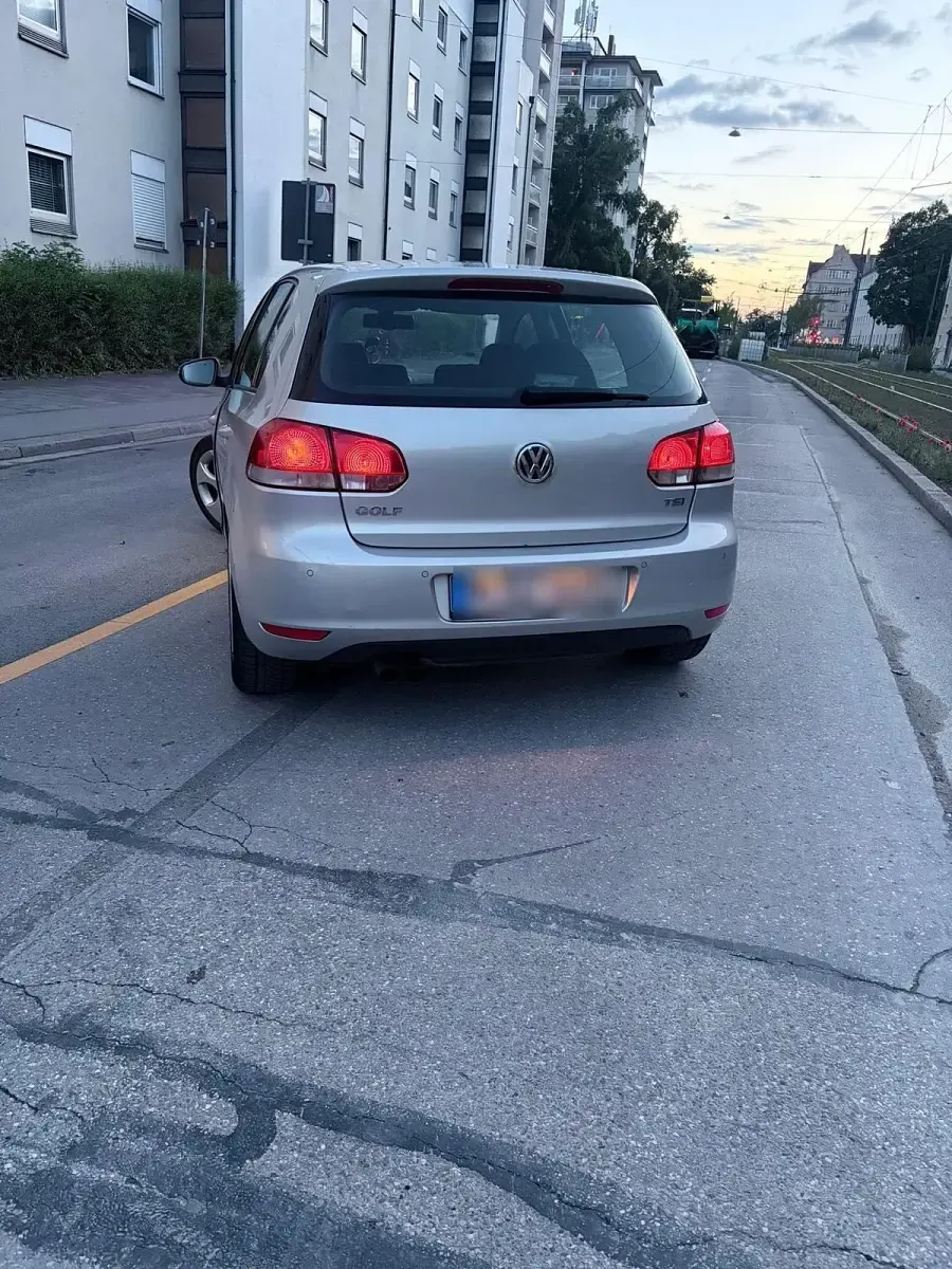 Gebraucht VW Golf VI 122 PS (89 kW) 2010 Silber Kleinwagen