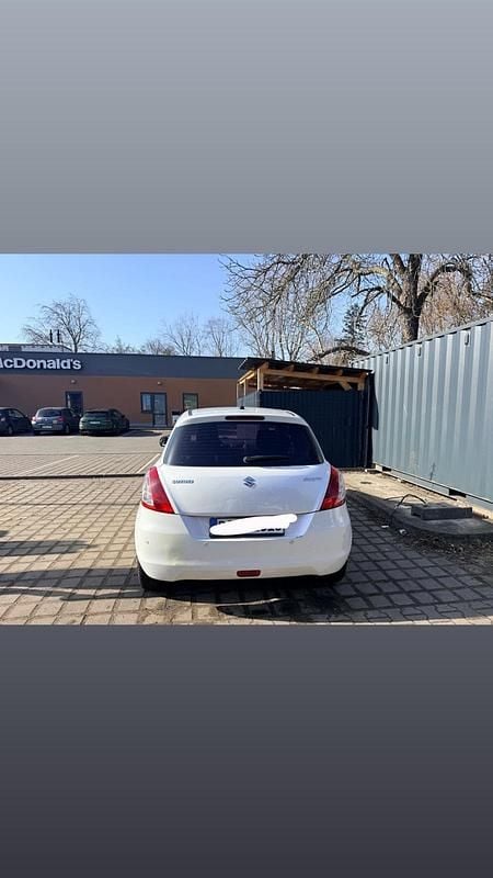 Usata Suzuki Swift 94 CV (69 kW) 2011 Bianco Utilitaria