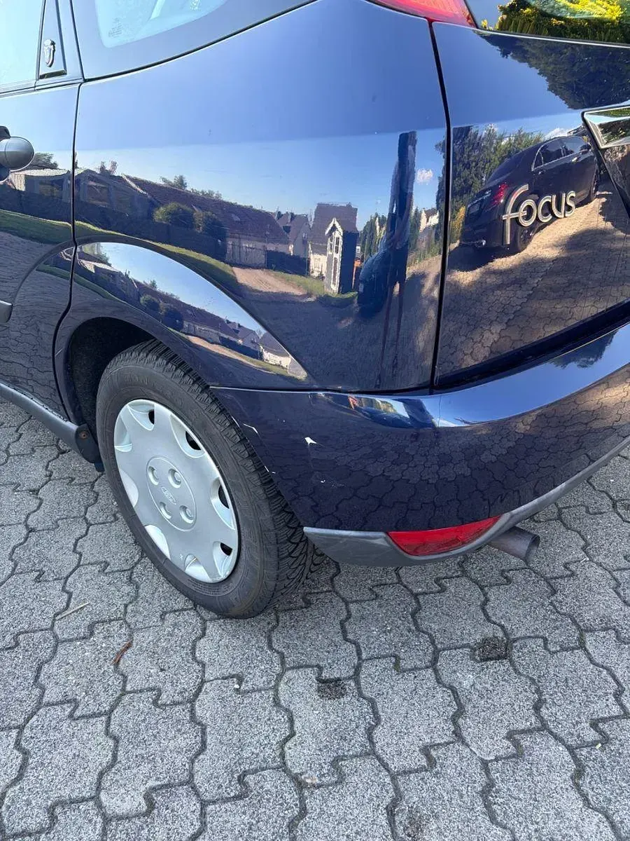 Gebraucht Ford Focus Ghia 101 PS (74 kW) 2000 Blau Kleinwagen