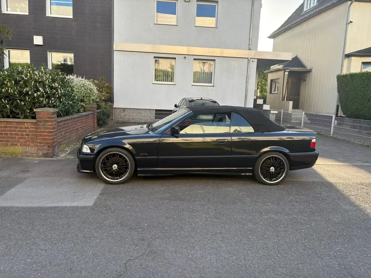 Gebraucht BMW 320 Cabriolet M Sport 150 PS (110 kW) 1995 Schwarz Cabrio