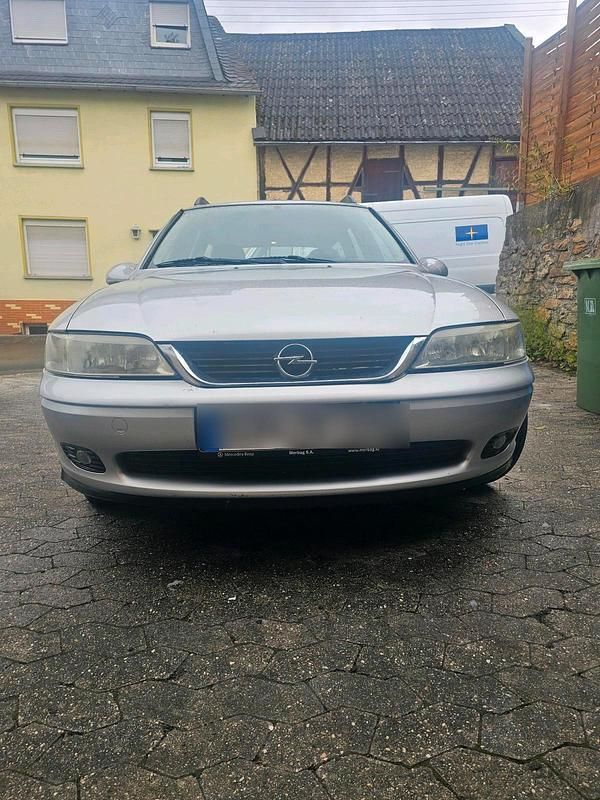 Silber Gebraucht 1999 Opel Vectra Kombi | 550 € (Superpreis) - Bild 1/4