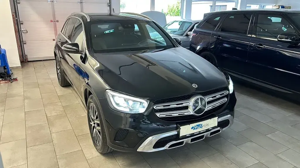 Gebraucht Mercedes GLC300 211 PS (155 kW) 2021 Schwarz SUV