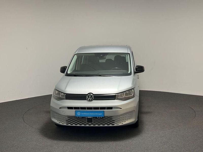 Gebraucht VW Caddy Maxi Basis 122 PS (89 kW) 2023 Silber Van / Kleinbus