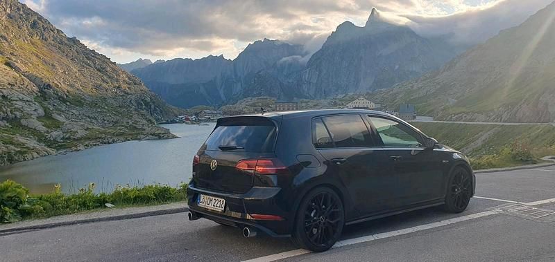 Schwarz Gebraucht 2018 VW Golf VII GTI Limousine | 17.000 € (Guter Preis) - Bild 1/4