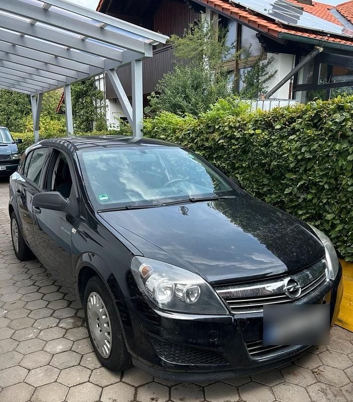 Gebraucht Opel Astra 116 PS (85 kW) 2009 Schwarz Limousine