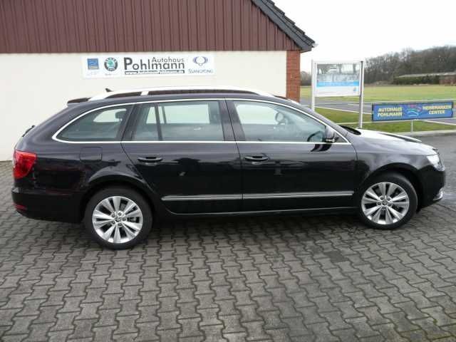 Gebraucht Skoda Superb Elegance 140 PS (102 kW) 2014 Schwarz metallic Kombi