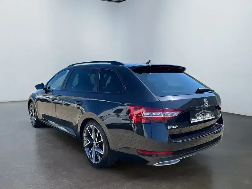 Gebraucht Skoda Superb SportLine 180 PS (132 kW) 2017 Schwarzmagic perleffekt Kombi