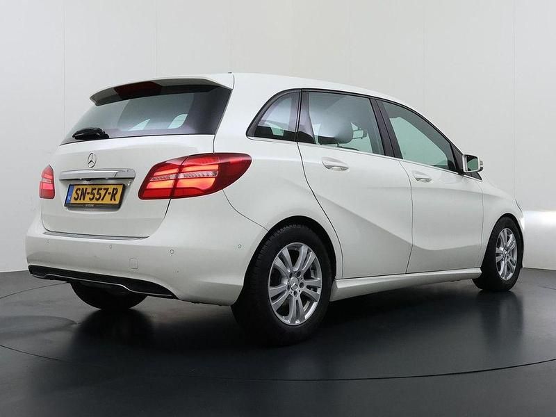 Gebraucht Mercedes B200 Business 136 PS (100 kW) 2018 Weiß Van / Kleinbus