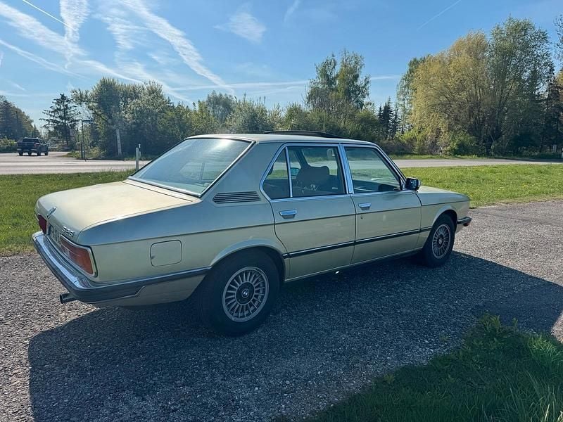 Gebraucht BMW 525 150 PS (110 kW) 1979 Grün Limousine