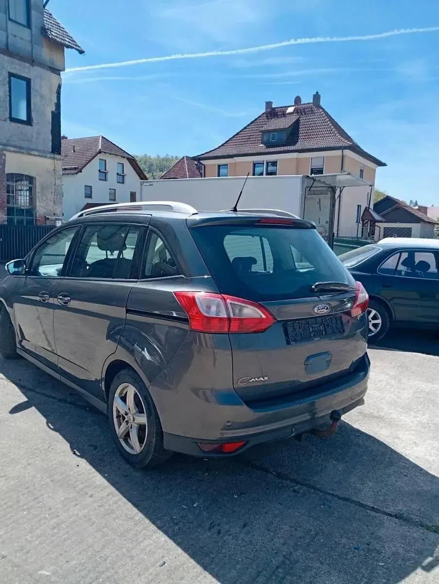 Używany Ford Grand C-Max 120 KM (88 kW) 2017 Niebieski Minivan