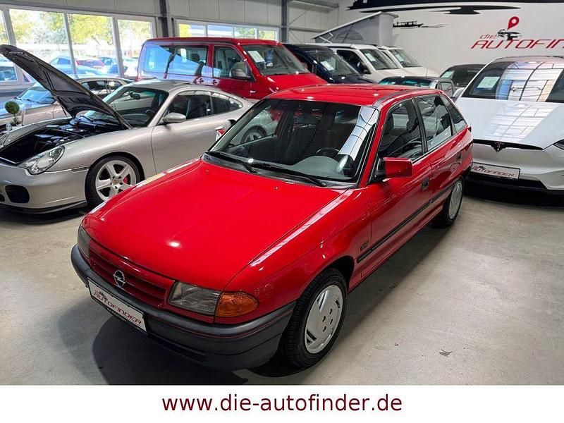 Gebraucht Opel Astra 116 PS (85 kW) 1991 Rot Limousine