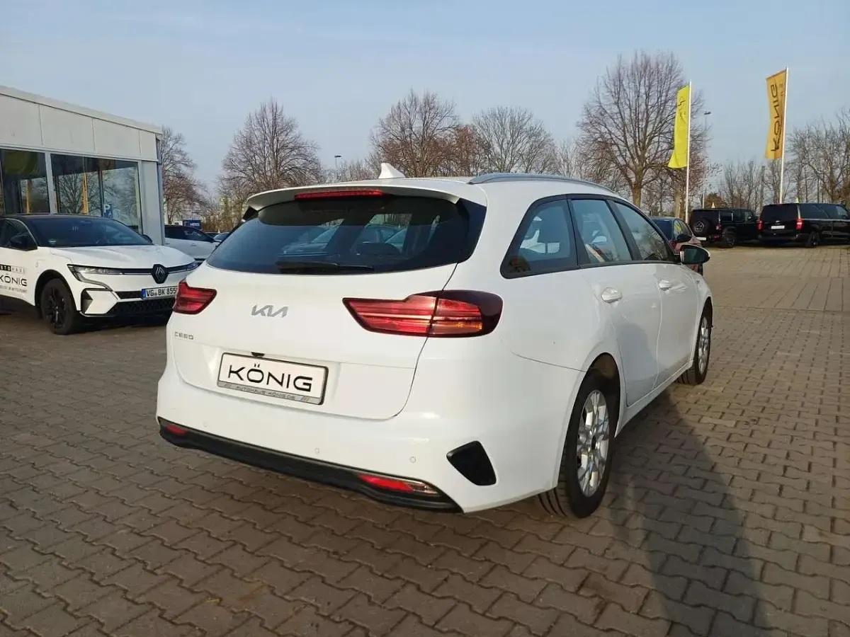 Gebraucht Kia Ceed Sportswagon Edition 7 101 PS (74 kW) 2023 Weiß Kombi