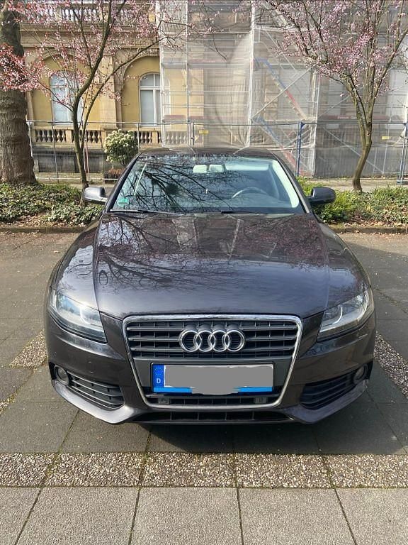 Gebraucht Audi A4 Ambiente 120 PS (88 kW) 2009 Grau Limousine