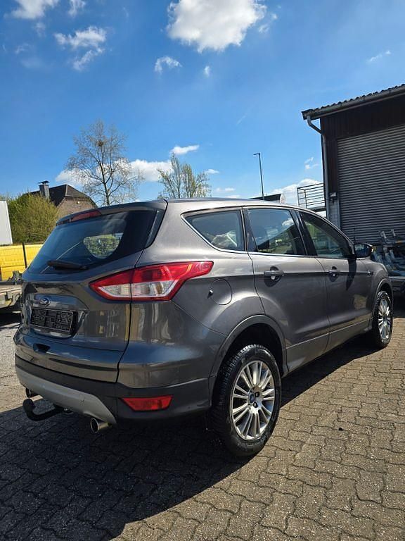 Gebraucht Ford Kuga Titanium 140 PS (102 kW) 2014 Grau SUV