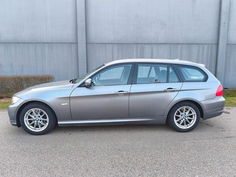 Second-hand BMW 320 Comfort Edition 184 CP (135 kW) 2012 Gri Break