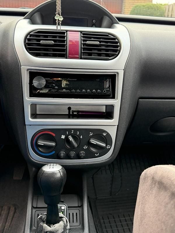 Gebraucht Opel Corsa 75 PS (55 kW) 2004 Kleinwagen