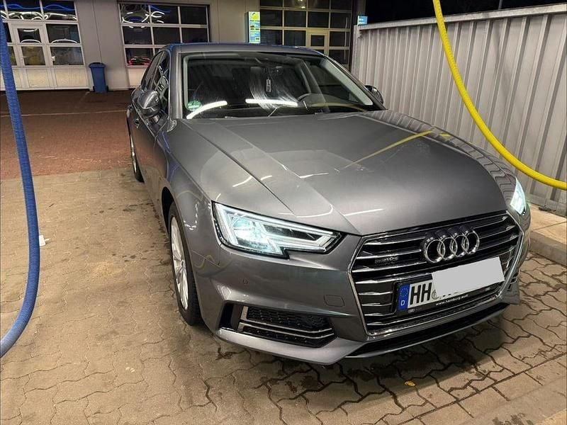Gebraucht Audi A4 Sport 190 PS (139 kW) 2019 Grau Limousine
