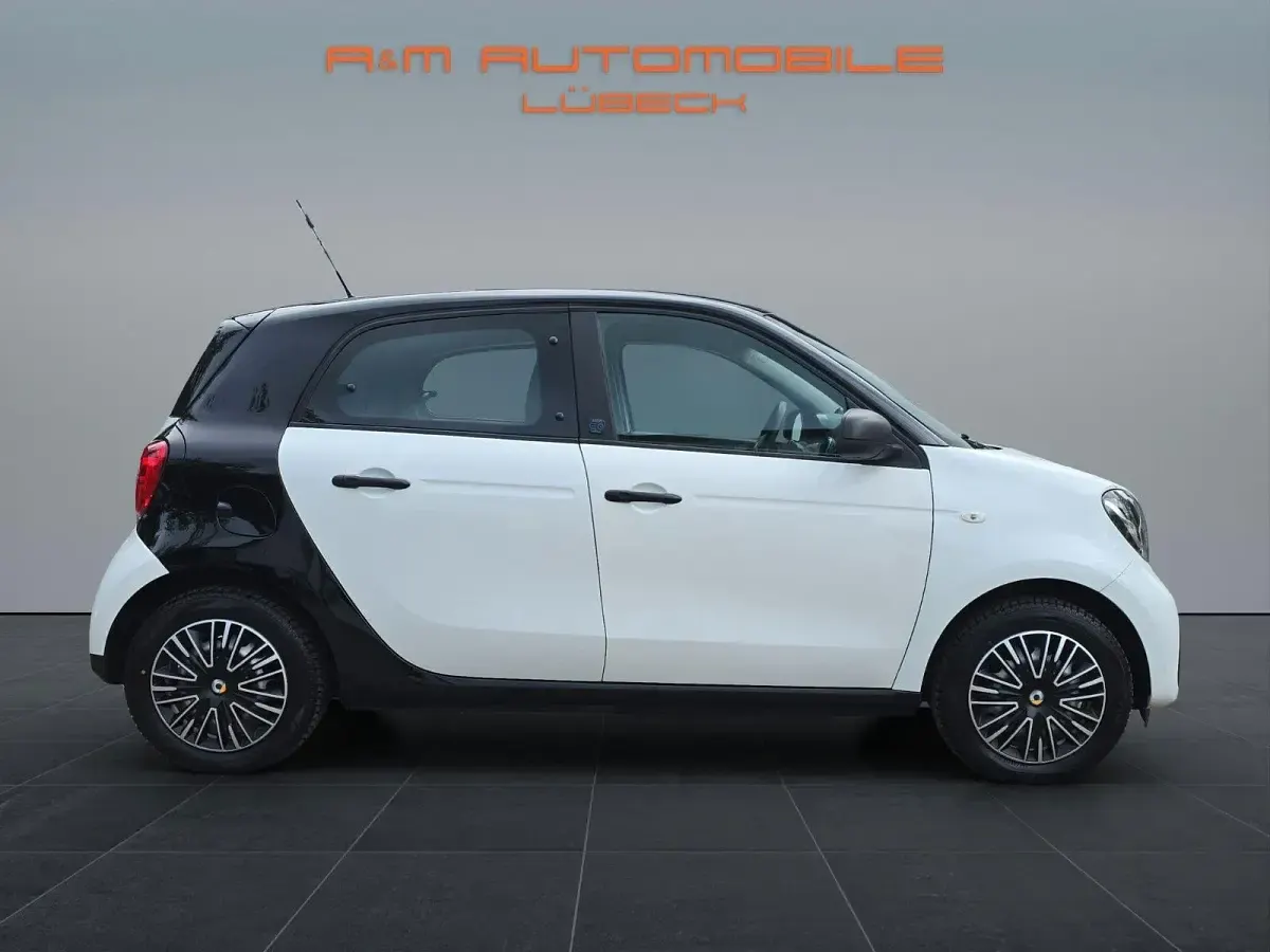 Gebraucht Smart ForFour Electric Drive 60 kW (82 PS) 2021 Schwarz Kleinwagen