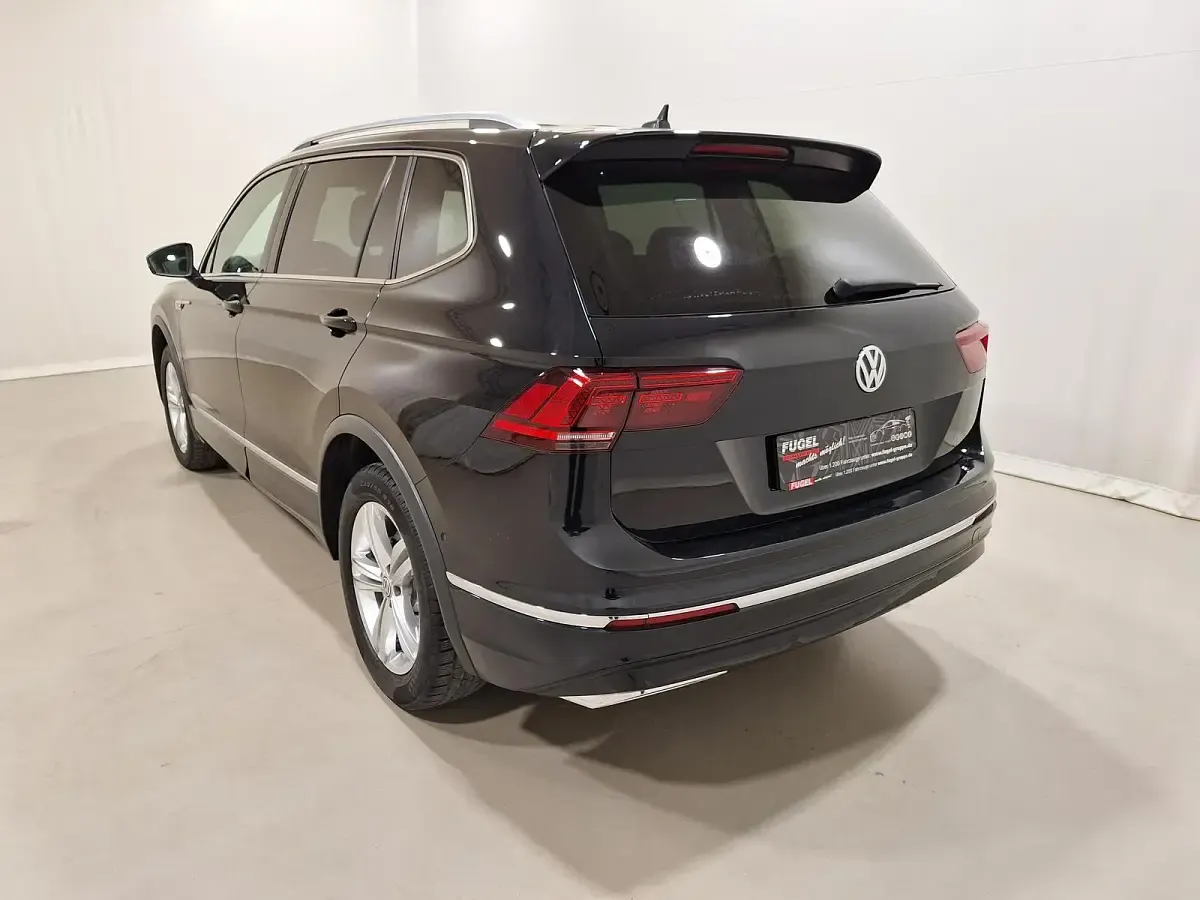 Gebraucht VW Tiguan Allspace R-line 240 PS (176 kW) 2020 Deep black perleffekt SUV