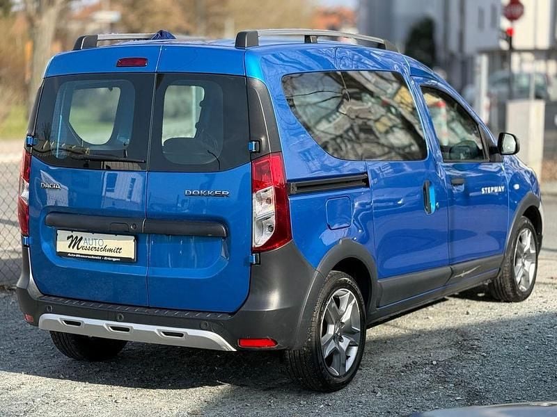 Gebraucht Dacia Dokker Stepway 95 PS (69 kW) 2020 Blau Van / Kleinbus