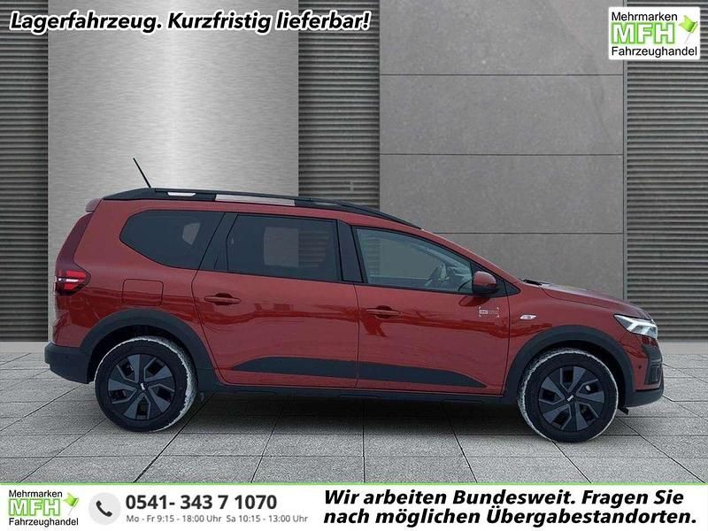 Neu Dacia Jogger Expression 101 PS (74 kW) 2025 Terracottabraun Van / Kleinbus