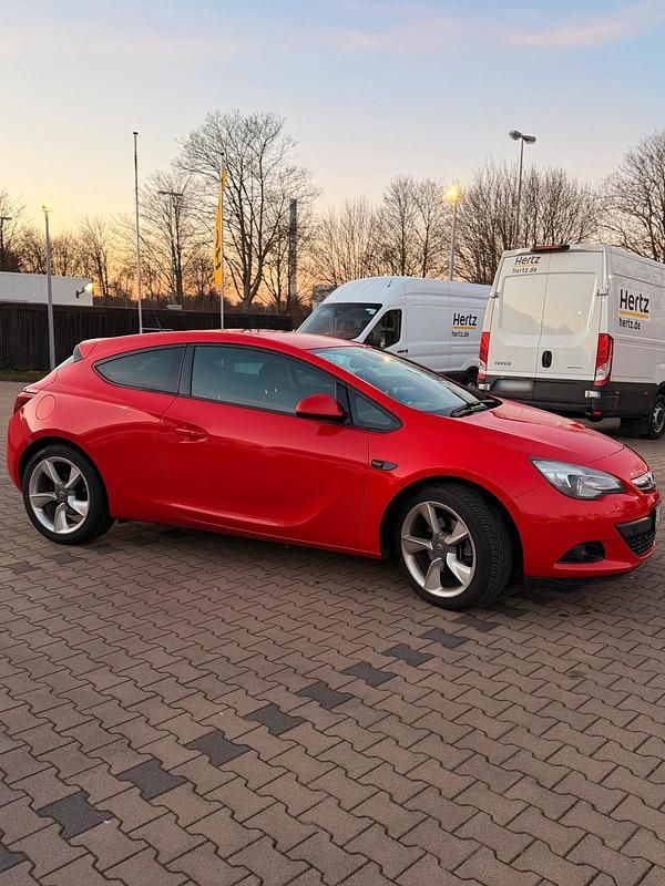 Gebraucht Opel Astra GTC 120 PS (88 kW) 2011 Rot Coupé