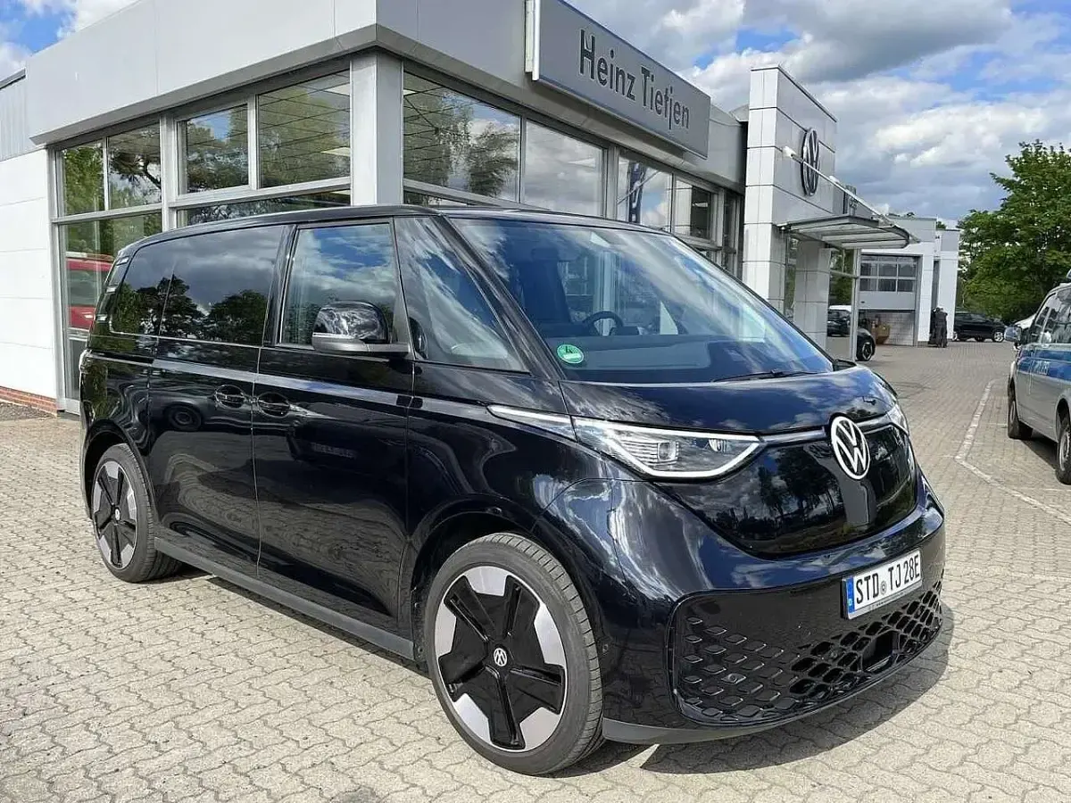 Gebraucht VW ID. Buzz Pro 150 kW (204 PS) 2025 Deep black perleffekt Van / Kleinbus