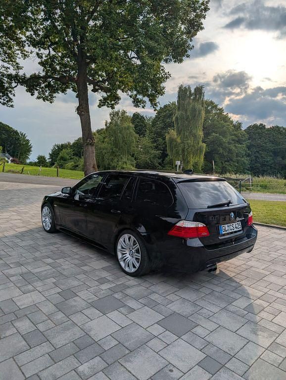 Gebraucht BMW 523 M Sport 190 PS (139 kW) 2009 Schwarz Kombi