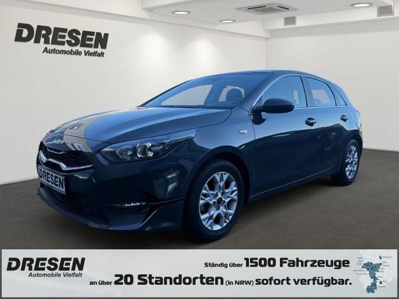 Gebraucht Kia Ceed Vision 140 PS (102 kW) 2025 H8g) pentametal met. (grau Kleinwagen