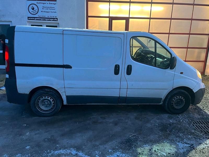 Weiß Gebraucht 2010 Opel Vivaro Van / Kleinbus | 3.000 € (Guter Preis) - Bild 1/4