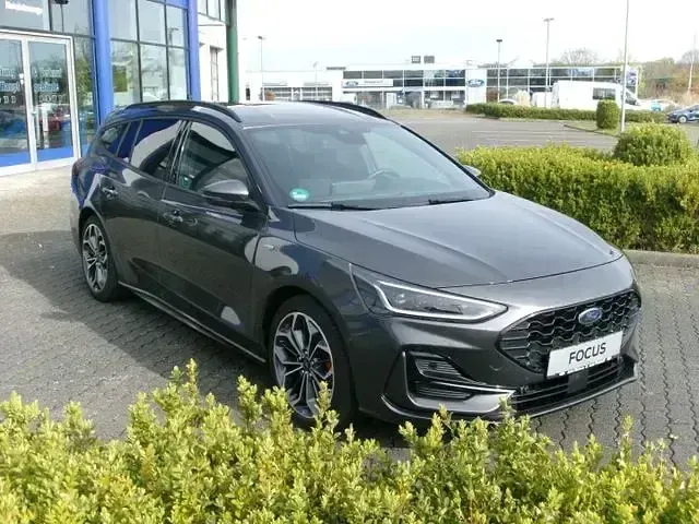 Gebraucht Ford Focus ST-Line X 155 PS (114 kW) 2022 Grau Limousine