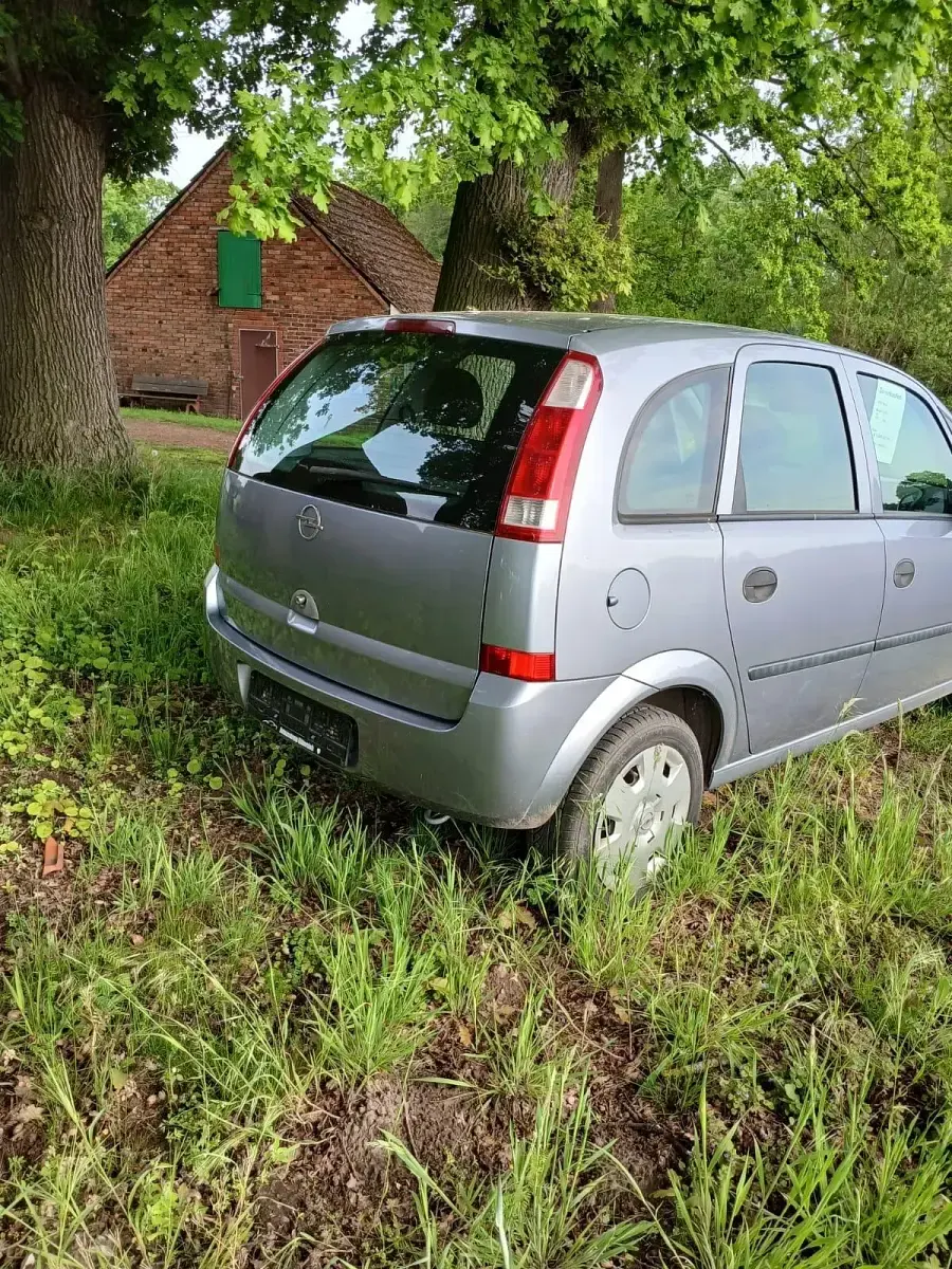 Gebraucht Opel Meriva 80 PS (58 kW) 2004 Silber Van / Kleinbus