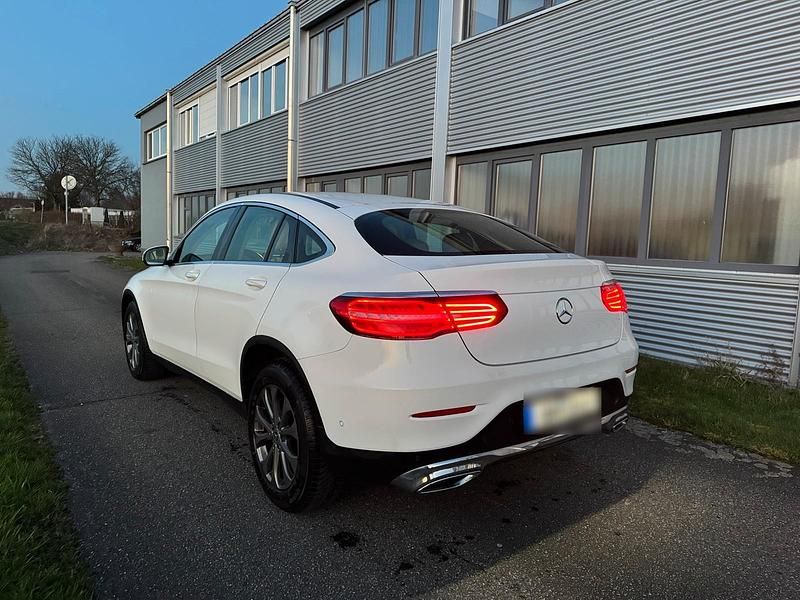 Gebraucht Mercedes GLC350 258 PS (189 kW) 2017 Weiß Coupé