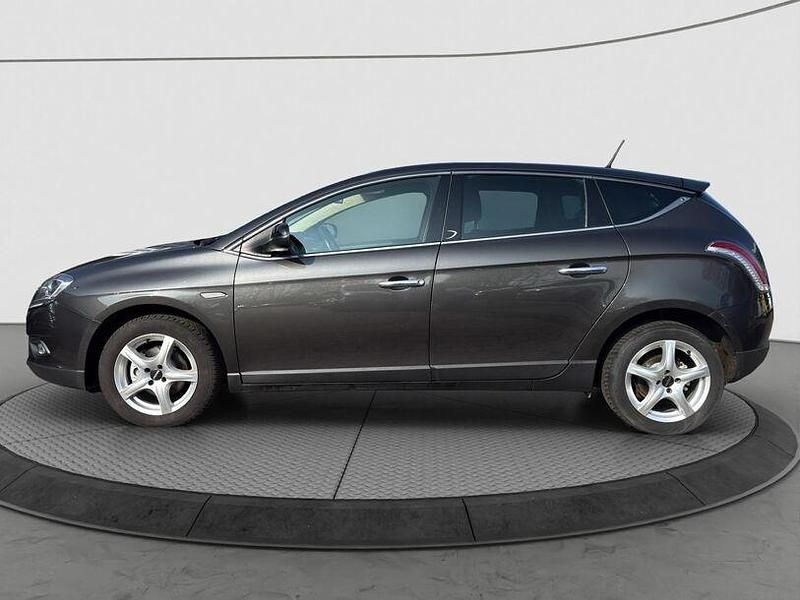 Gebraucht Lancia Delta Silver 120 PS (88 kW) 2011 Colore esterno (grigio tempesta met.) (metallic) Kleinwagen