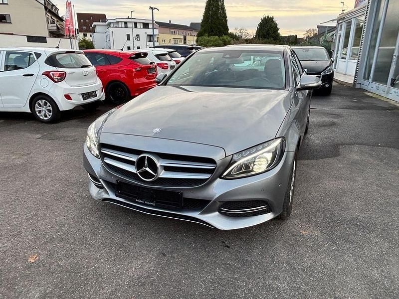 Gebraucht Mercedes C180 Avantgarde 156 PS (114 kW) 2015 Silber Limousine