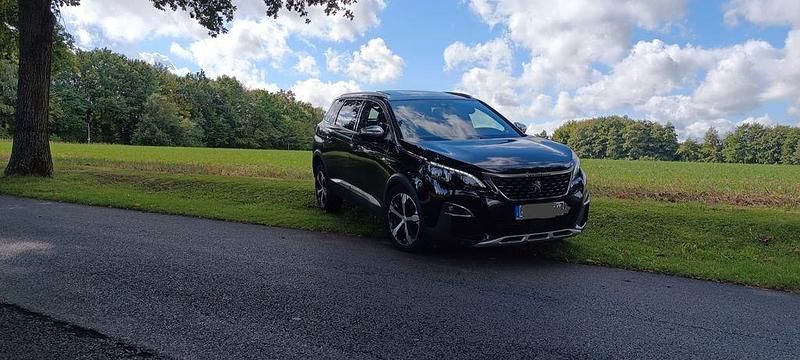 Schwarz Gebraucht 2018 Peugeot 5008 GTi Van / Kleinbus | 18.800 € (Etwas zu teuer) - Bild 1/4