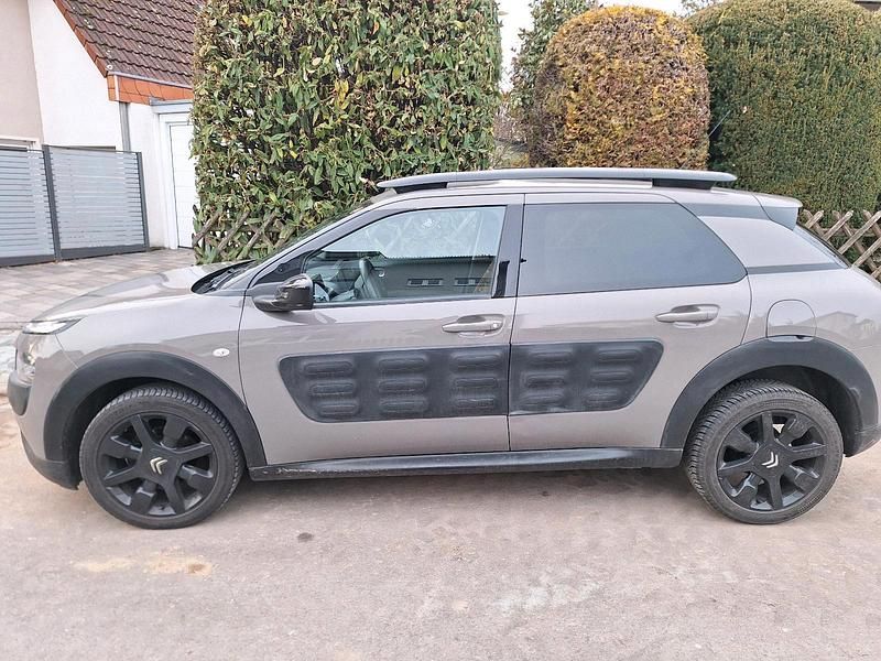 Gebraucht Citroën C4 100 PS (73 kW) 2016 Braun SUV