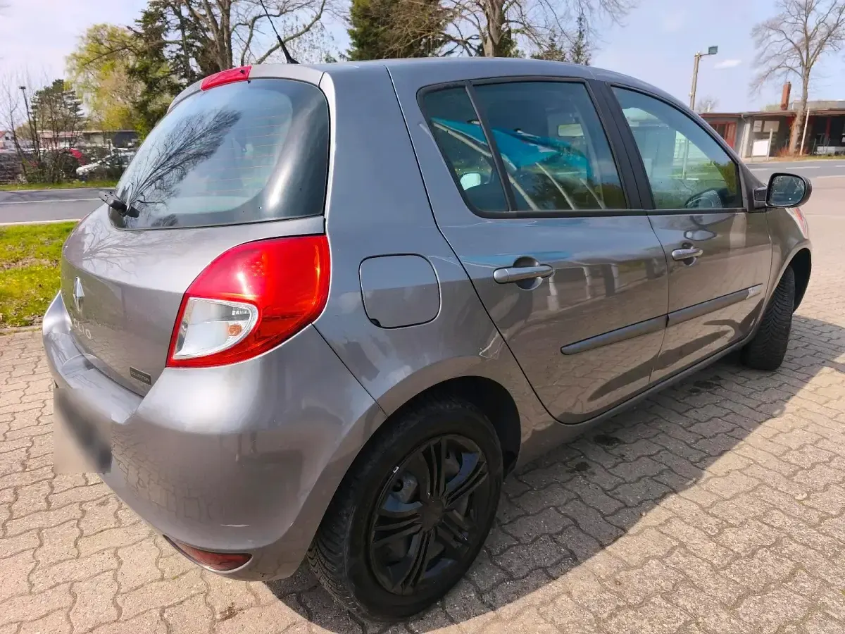 Gebraucht Renault Clio 75 PS (55 kW) 2014 Grau Kleinwagen