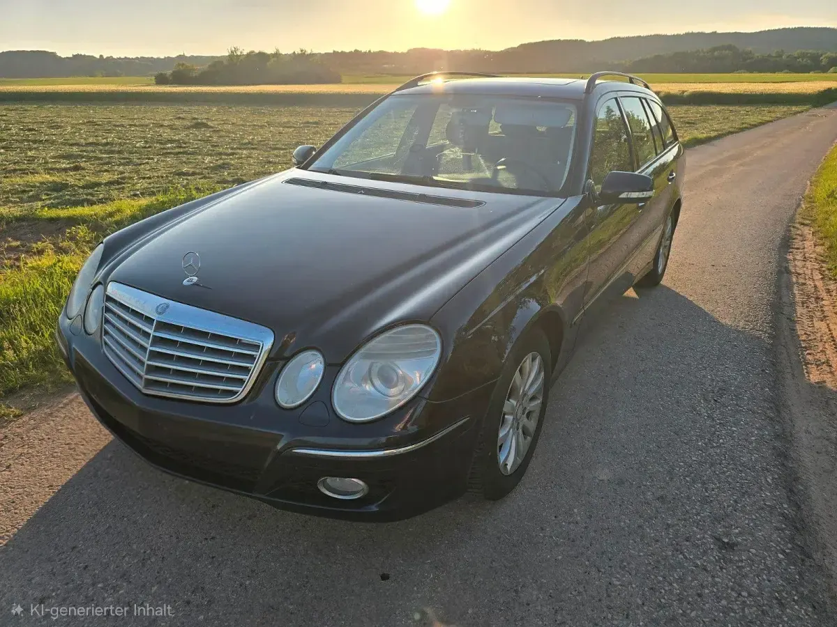 Usado Mercedes E220 Elegance 170 CV (125 kW) 2008 Azul Familiar