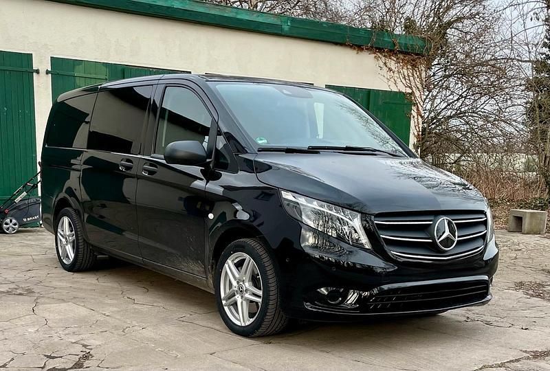 Gebraucht Mercedes Vito 190 PS (139 kW) 2024 Schwarz Van