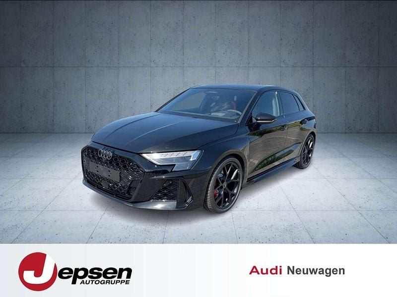 Mythosschwarz metallic Neu 2025 Audi RS3 Sportback Sport Kleinwagen | 70.160 € (Guter Preis) - Bild 1/4