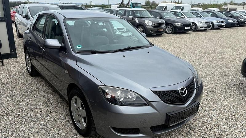 Grau Gebraucht 2005 Mazda 3 Active Plus Limousine | 2.490 € (Fairer Preis) - Bild 1/4