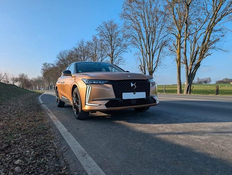 Gold Gebraucht 2022 DS Automobiles DS4 Performance Line Plus Limousine | 22.990 € (Guter Preis) - Bild 1/4