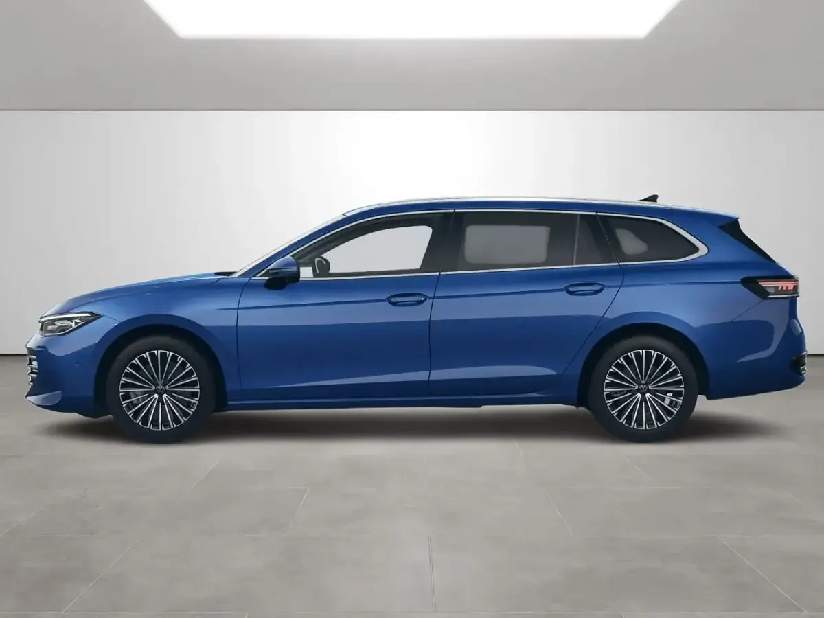 Gebraucht VW Passat Elegance 193 PS (141 kW) 2025 Reef blue metallic Kombi